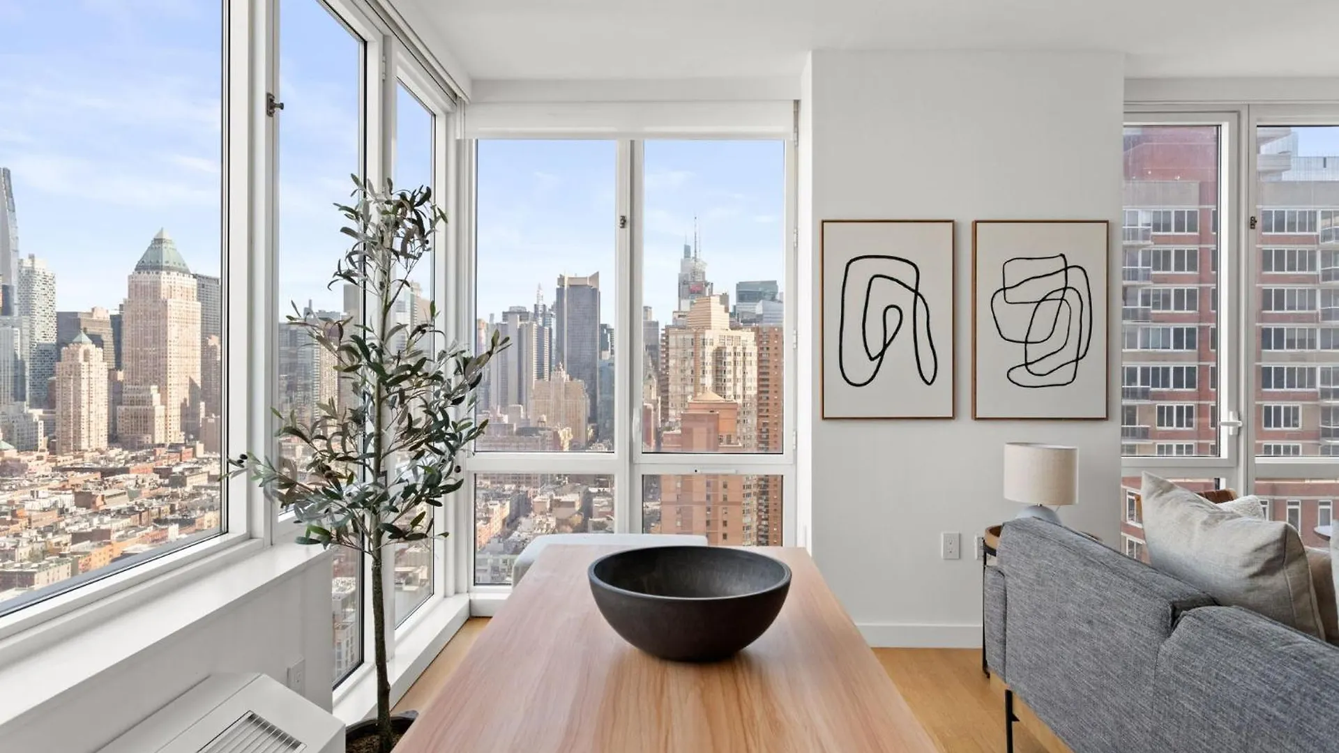 1 Bd Luxury Apartment With Stunning Views New York 0*,  United States